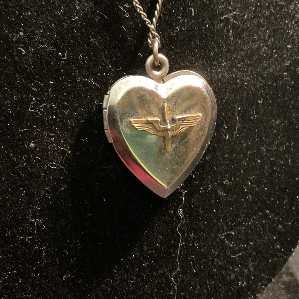 Vintage WW II Army Air Corps sweetheart locket with chain